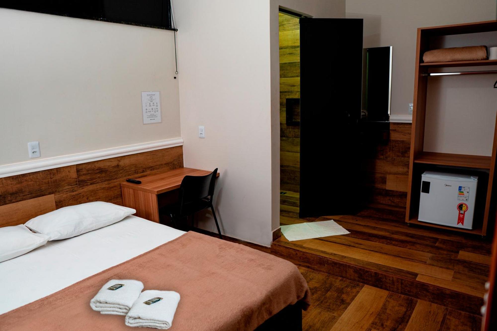 Hotel Nixon Proximo, Rodoviaria, Prefeitura E A Matriz Central Itaí Esterno foto